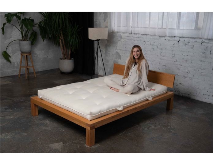 Bett Essence; metallfreies Massivholzbett |Metallfreies Futonbett Essence aus massivem Zirbenholz, (Futon nicht im Lieferumfang enthalten)